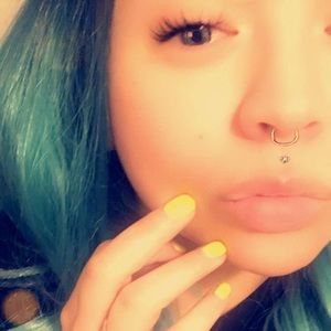 Meet your Posher, Crystal